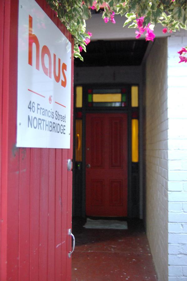 פרת'' Haus Accommodation - Note - Valid Passport Required To Check-In מראה חיצוני תמונה